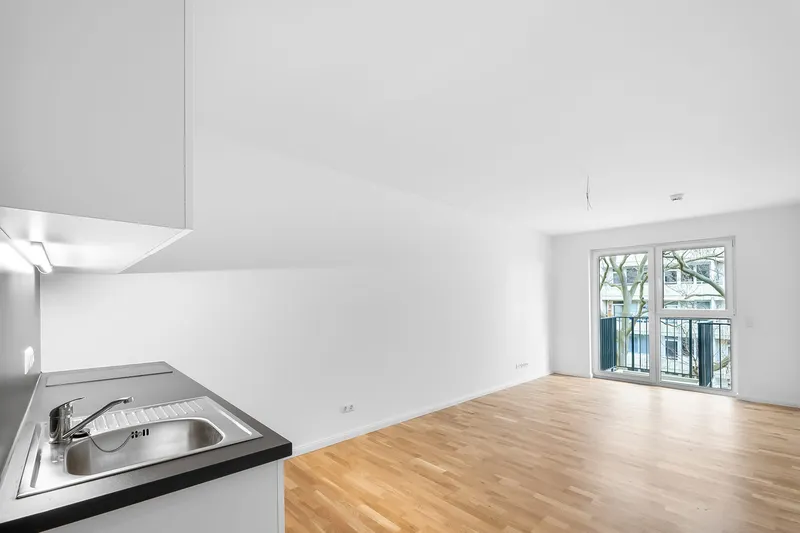 Unmöbliertes Studio mit EBK in Lichtenberg — photo 1